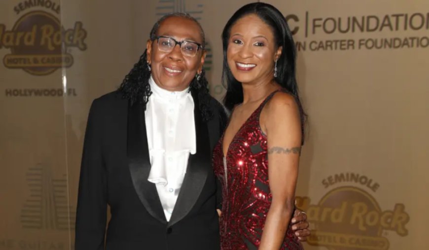 Mãe de Jay-z oficializa união com a sua esposa Roxanne Wilshire