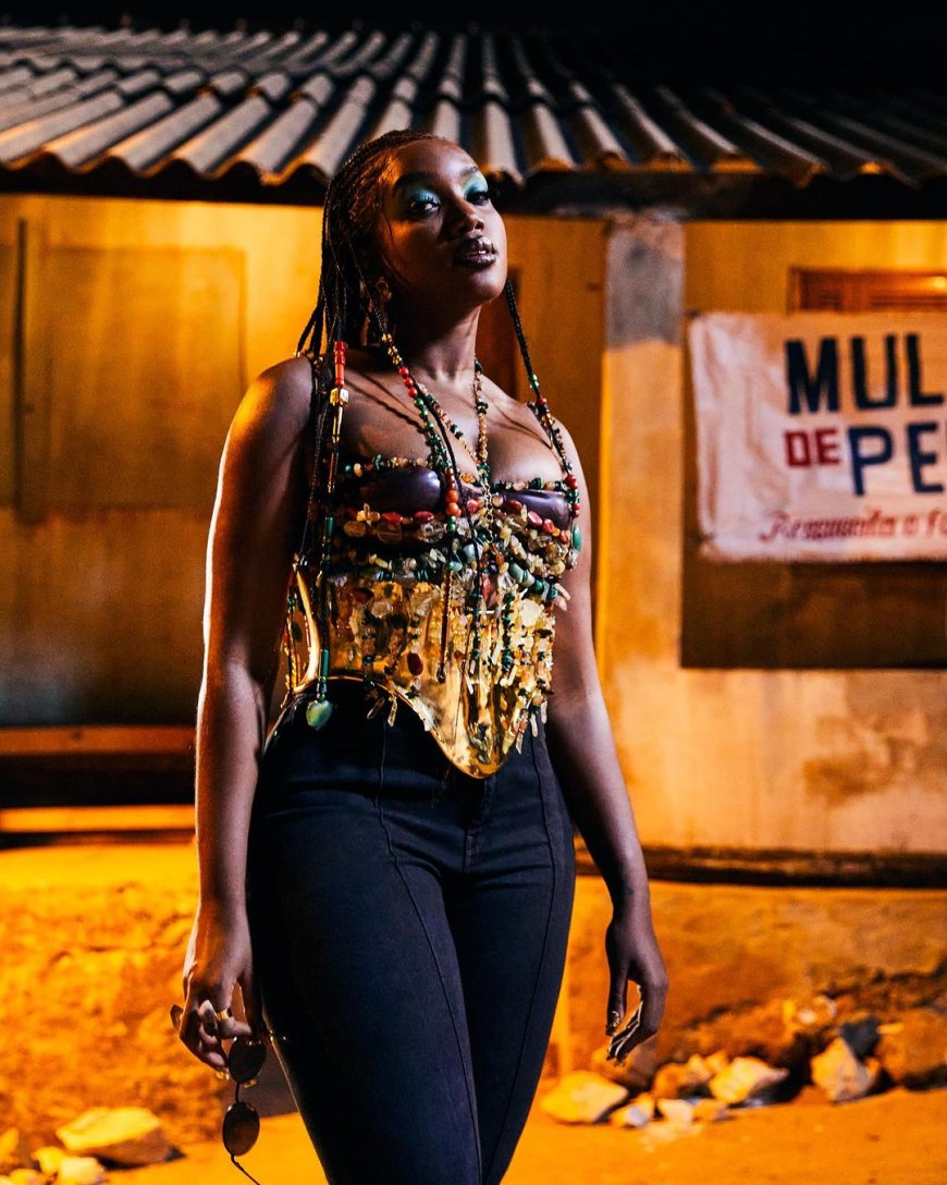 A cantora Brasileira Iza mostra detalhes do novo álbum e abre o coração