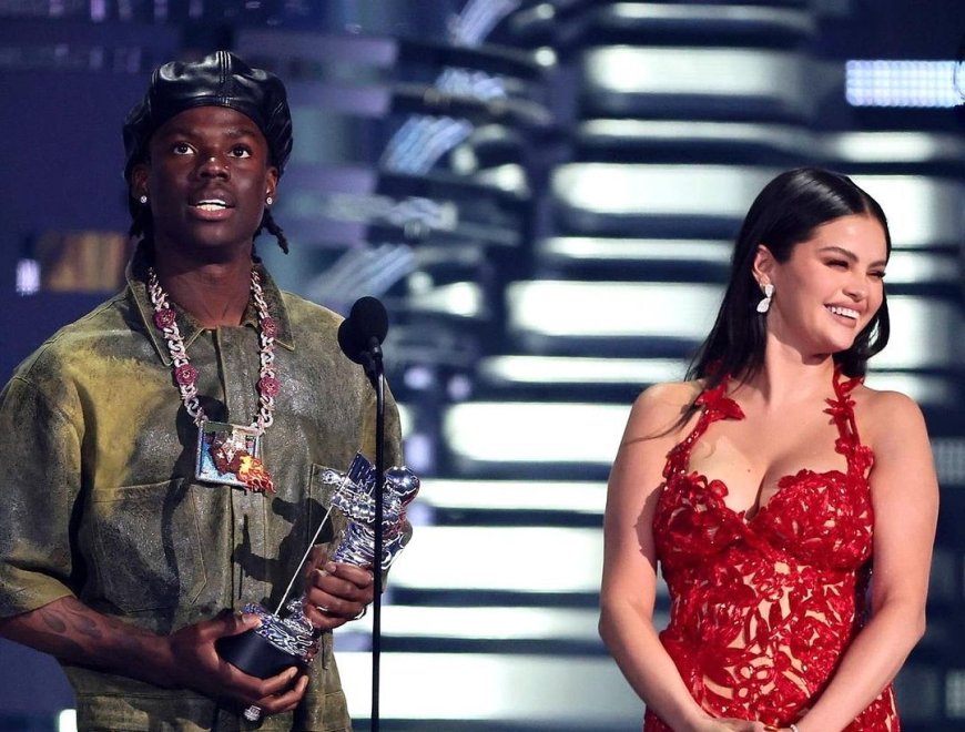 Rema e Selena Gomez ganham o primeiro prêmio de Melhor Afrobeats VMAs