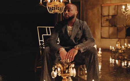 Davido: Inaugura a faculdade de música e artes da Universidade Internacional da África Oriental em Uganda.