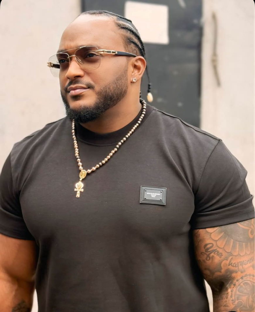 “Fico bem sozinho”: Adriano Depina reflete após fim de noivado com Jessica Pitbull