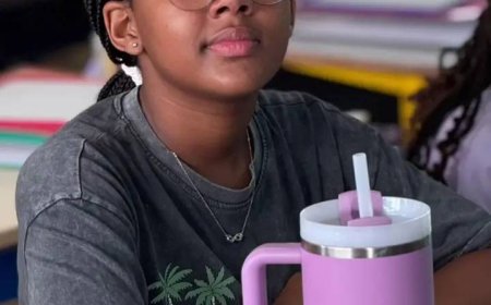 Exemplo de bom pai: C4 Pedro acompanha a filha no primeiro dia de aulas