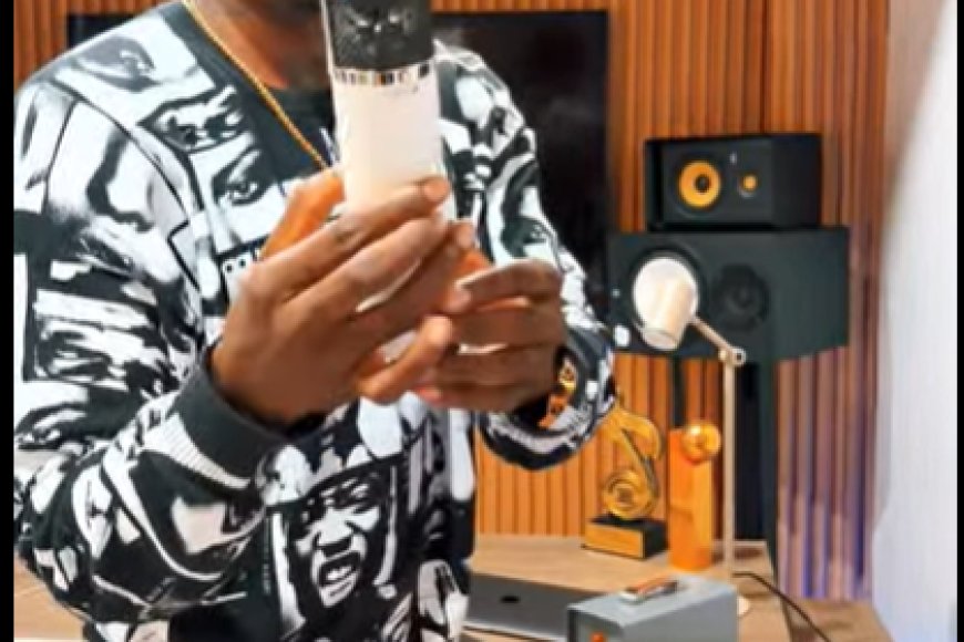 Gerilson Insrael investe 14 milhões em microfone de padrão internacional