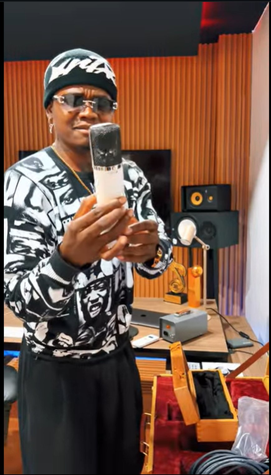 Gerilson Insrael investe 14 milhões em microfone de padrão internacional