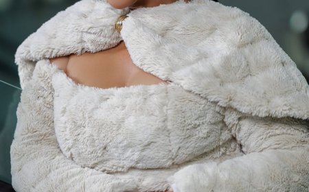 Yola Araújo celebra 48 anos e impressiona fãs com a sua jovialidade